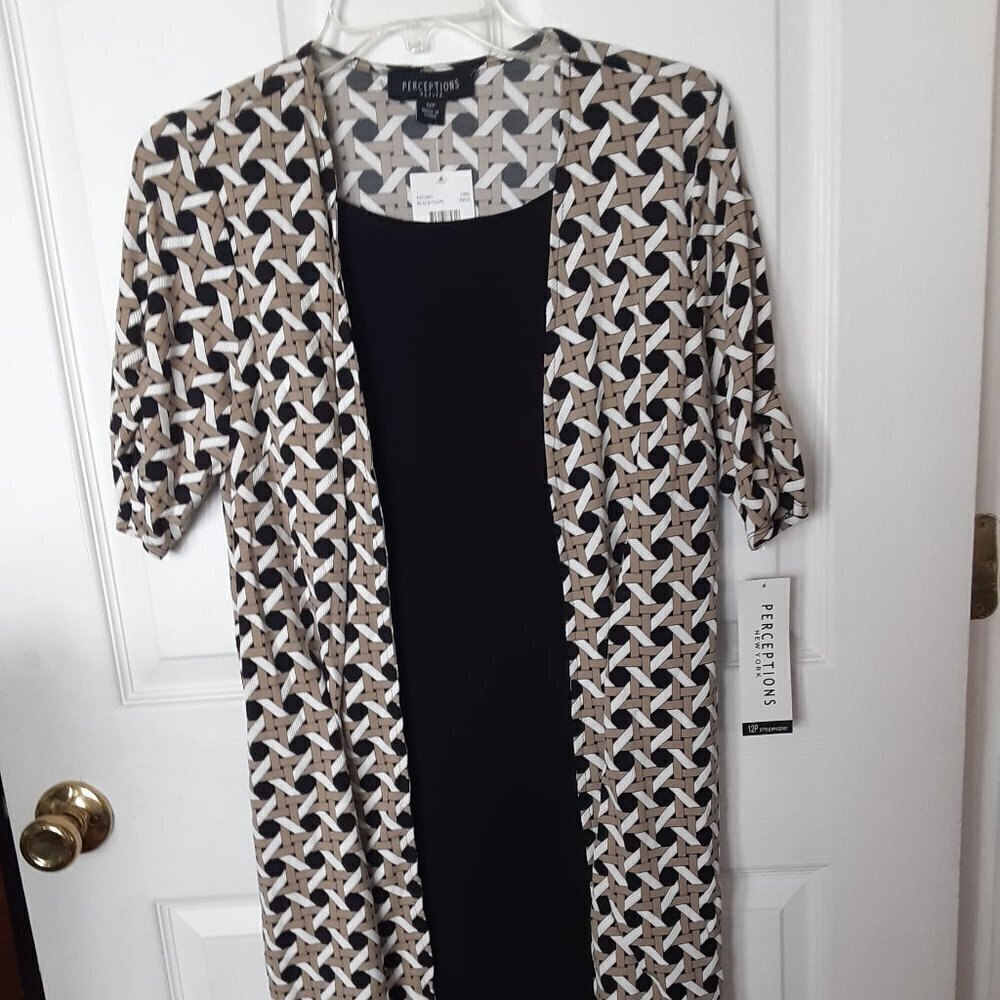 Perceptions   Size  12 Petite Black w/Attached Black, Beige & White Jacket